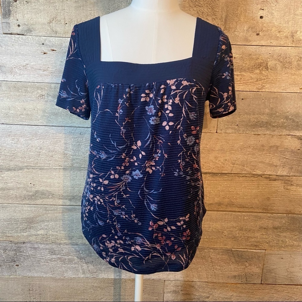 💥5/$25  Cleo floral‎ blouse in size small